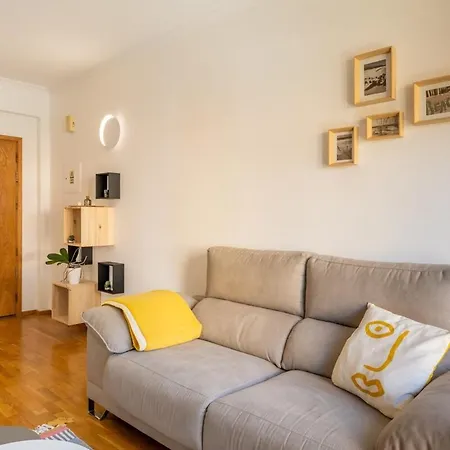 Eldomar 6aa Floor Near & Services *